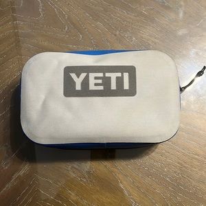 Yeti pouch
